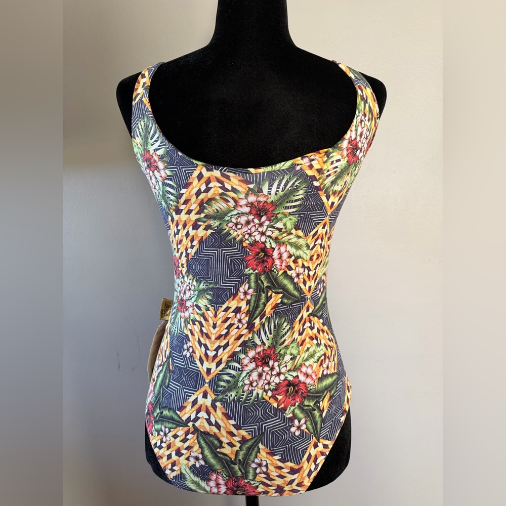 Rave Multicolor Tropical Patterned Garment - Picture 3 of 11